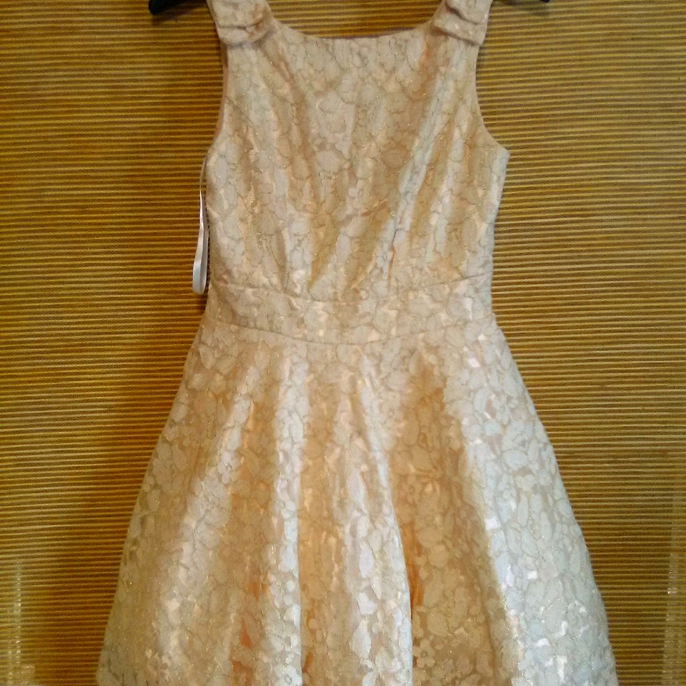 Dress City Triangles Size 7
